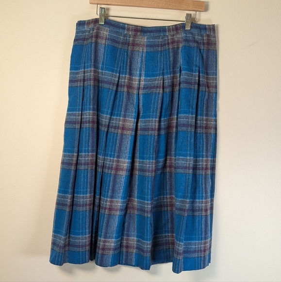 Pendleton Dresses & Skirts - Pendleton Vintage Wool Skirt 🧶✨